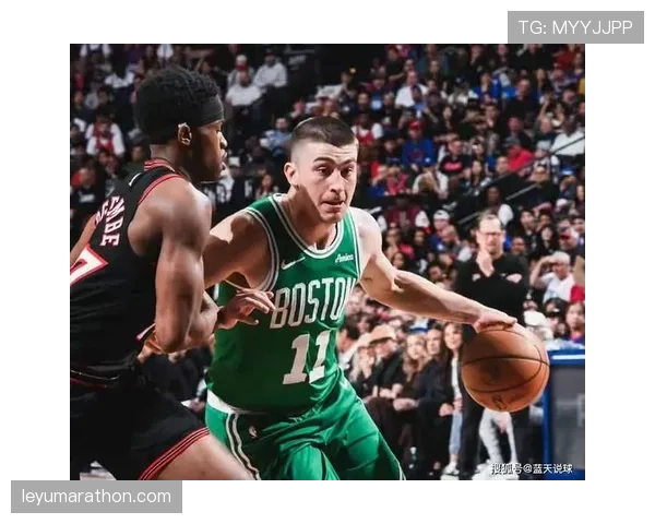 凯尔特人128-96大胜76人，系列赛3-1领先